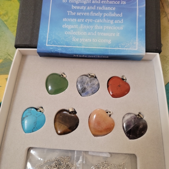 Sterling silver necklaces 2 size chains with different heart stone charms - Picture 3 of 3